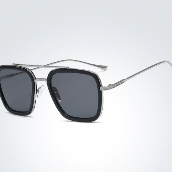 Sunglasses - Spider-Man: Far from Home  / Iron Man - Picture 1 of 8